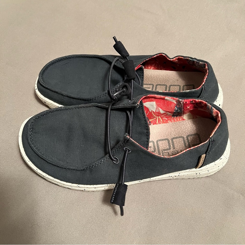 Hey Dude Women’s Wendy Artic Night Navy Shoes - size 5